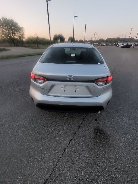 2025 Toyota Corolla LE - Photo 6