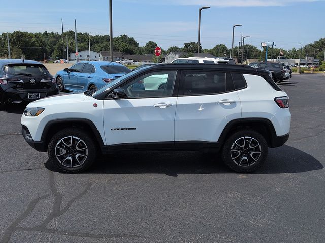 2025 Jeep Compass Trailhawk - Photo 4
