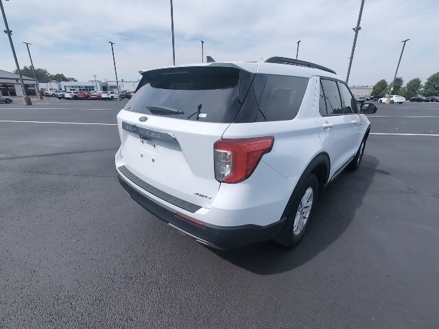 2024 Ford Explorer XLT photo 2