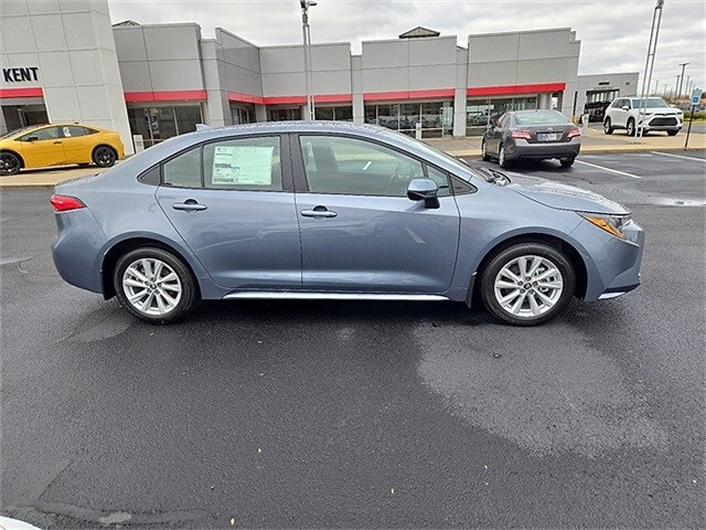 2026 Toyota Corolla LE photo 2