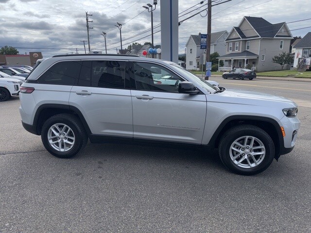 2024 Jeep Grand Cherokee Laredo X photo 2
