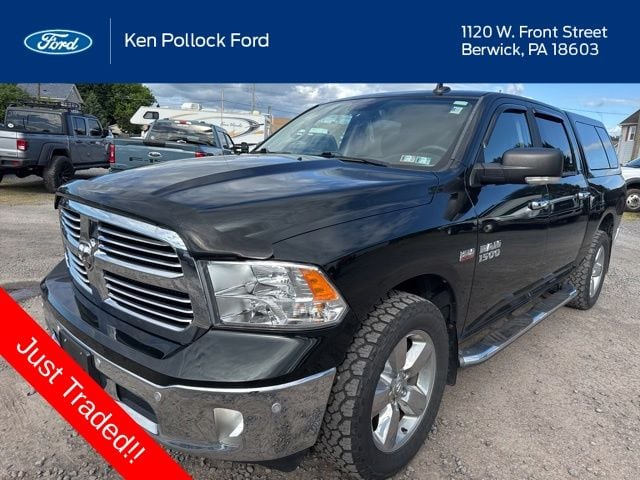 2017 RAM 1500 Big Horn 4x4 Crew Cab 5'7's photo