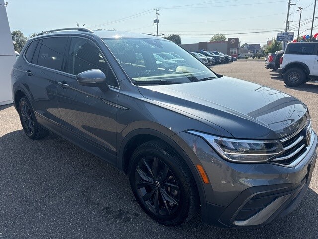 2024 Volkswagen Tiguan SE Wolfsburg Edition photo 2