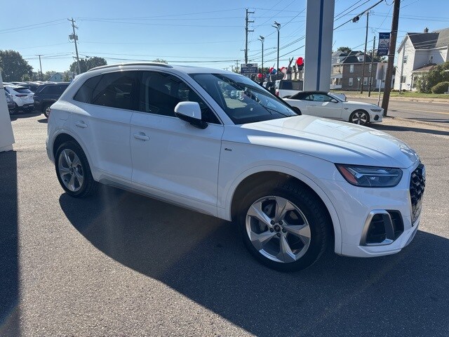 2023 Audi Q5 45 S line Premium photo 2
