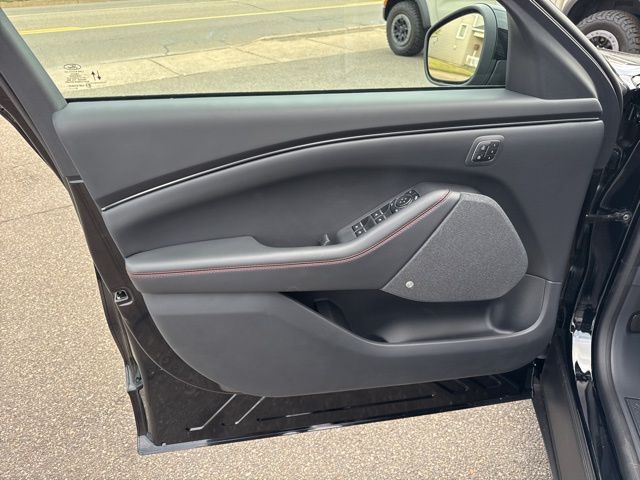 2025 Ford Mustang Mach-E Premium - Photo 17