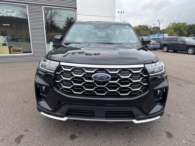 2025 Ford Explorer Platinum photo 2