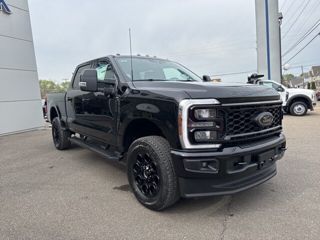 2025 Ford F-250 photo 4