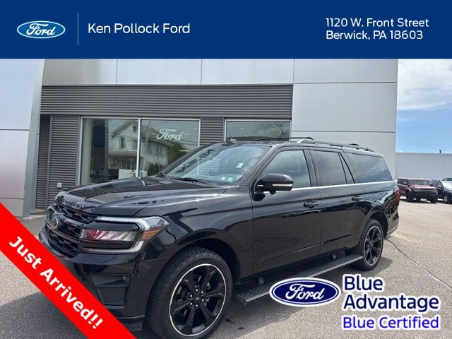 2022 Ford Expedition Limited's photo