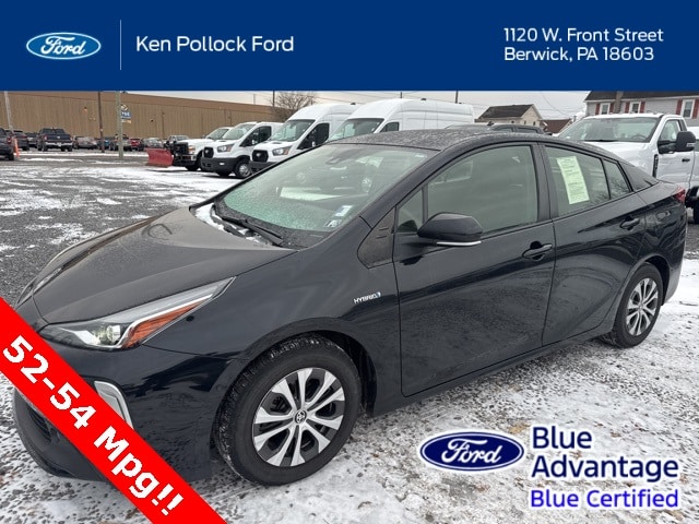 2022 Toyota Prius LE's photo