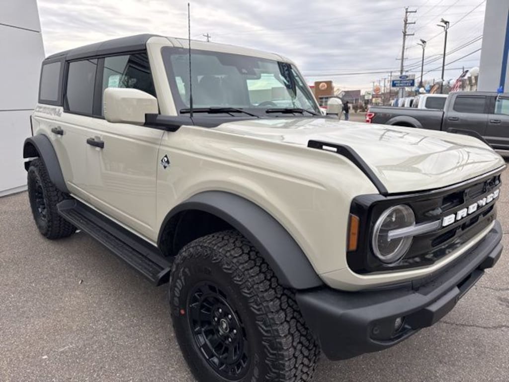 New 2026 Ford Bronco Outer Banks SUV