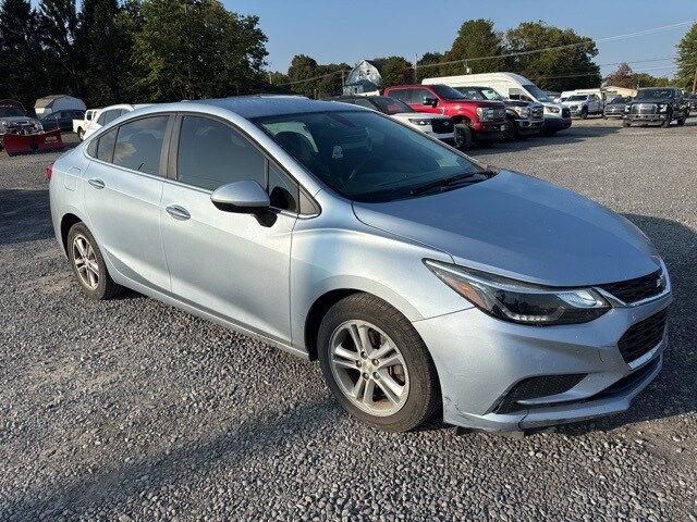 2017 Chevrolet Cruze LT photo 4
