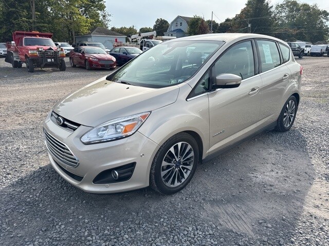 2017 Ford C-Max Hybrid Titanium photo 2