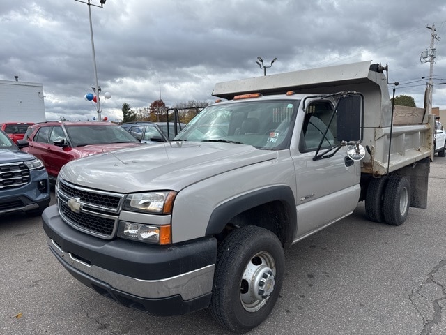 Used 2006 Chevrolet Silverado 3500 Chassis Cab Work Truck with VIN 1GBJK34UX6E170878 for sale in Berwick, PA