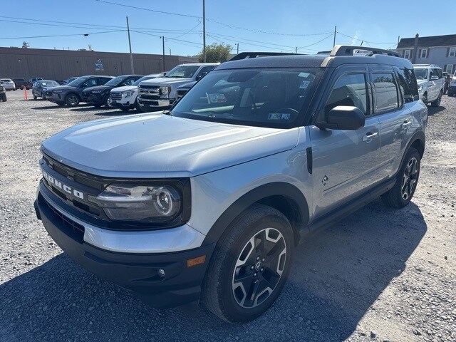 2023 Ford Bronco Sport Outer Banks photo 2