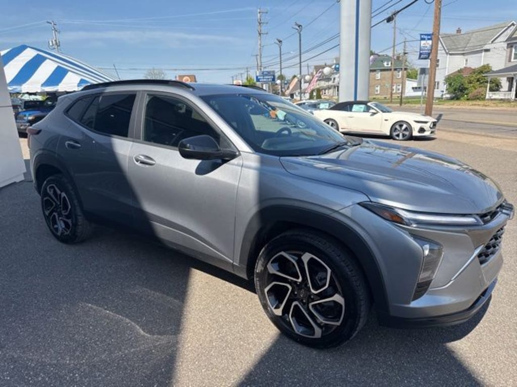 Certified 2025 Chevrolet Trax 2RS SUV