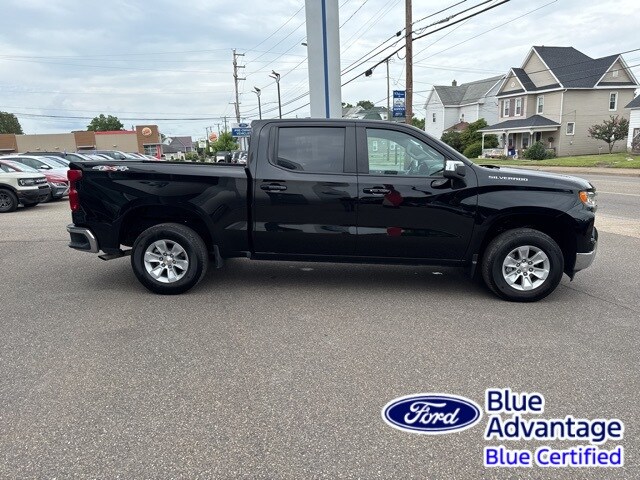 2025 Chevrolet Silverado 1500 LT photo 2