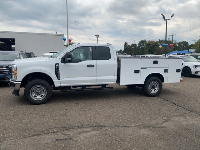 2026 Ford F-350 photo 2
