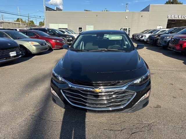 2024 Chevrolet Malibu 1LT photo 3