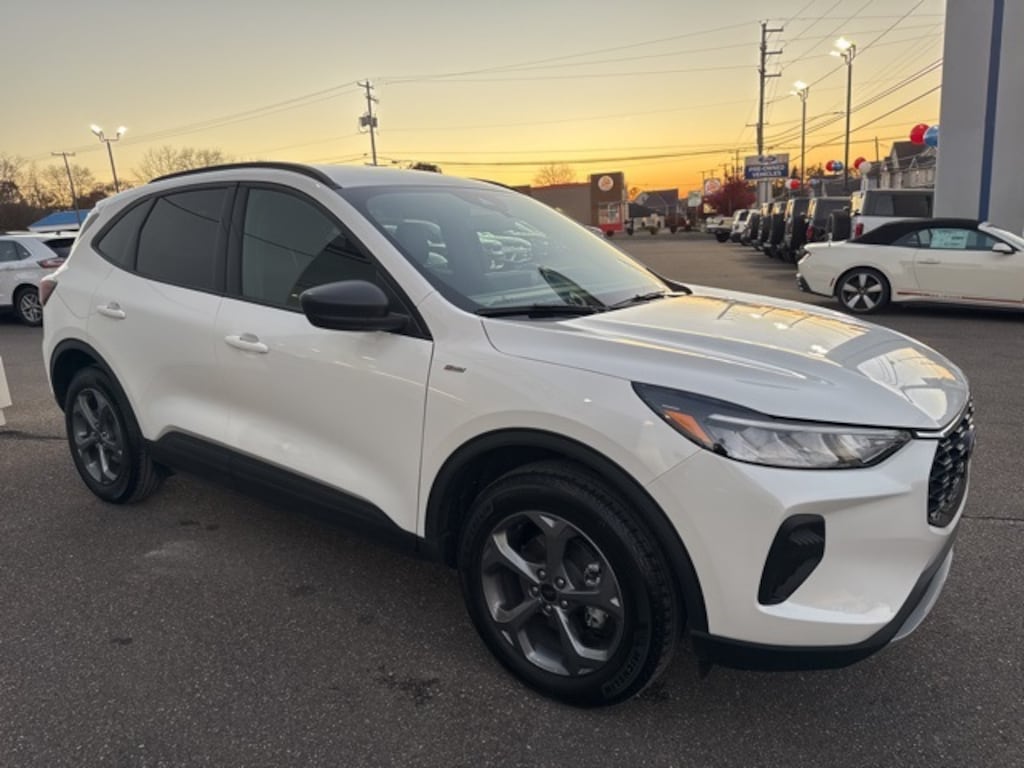 New 2025 Ford Escape ST-Line SUV