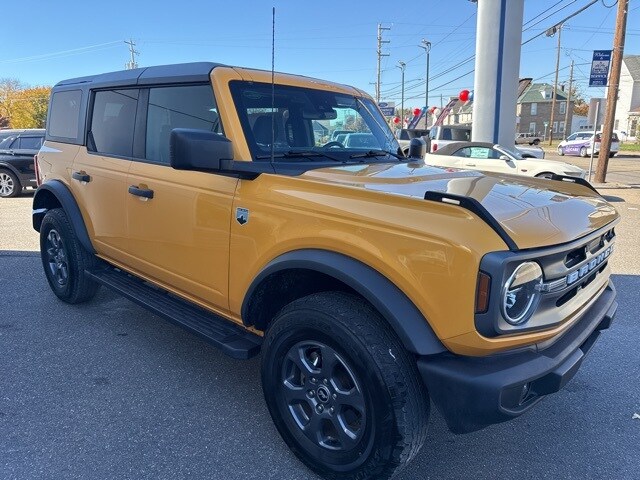 2022 Ford Bronco Base Big Bend Black Diamond Outer Banks photo 3