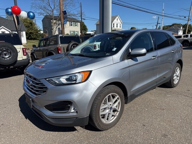 2021 Ford Edge SEL photo 2