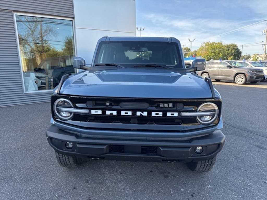 New 2025 Ford Bronco Outer Banks SUV
