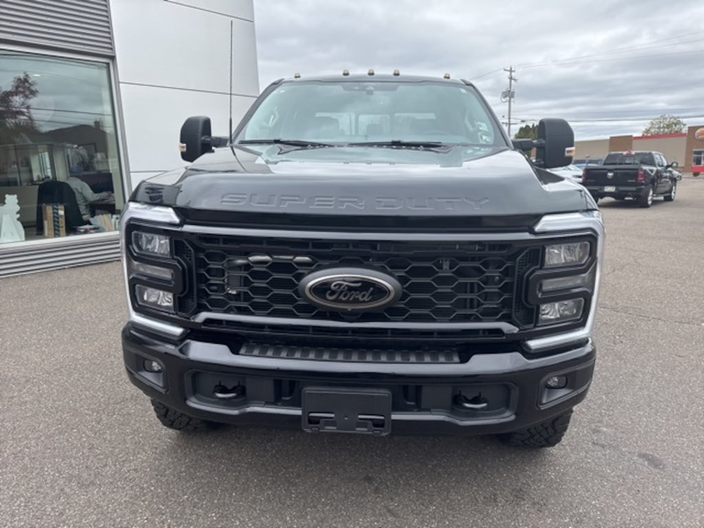 New 2025 Ford F-350SD XLT Truck