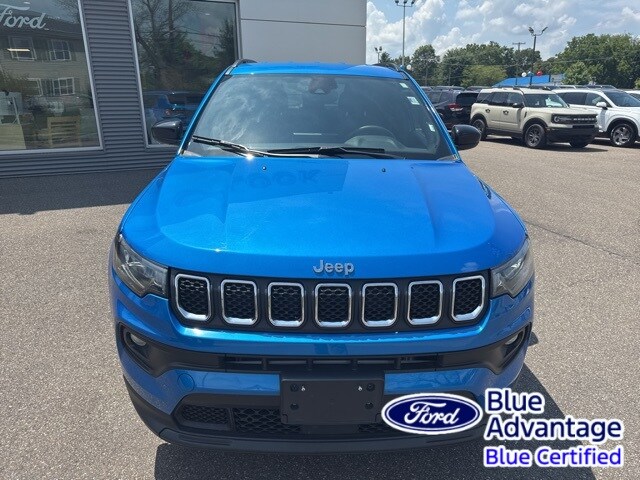 2024 Jeep Compass Latitude photo 3