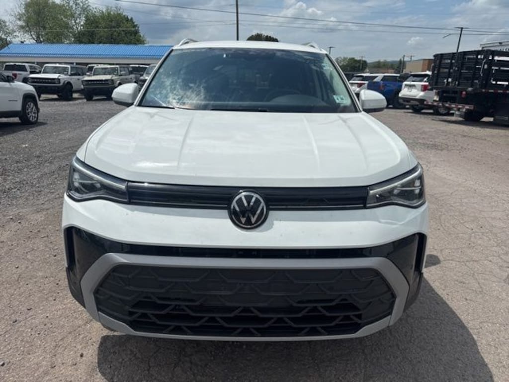 Certified 2025 Volkswagen Taos 1.5T SE SUV