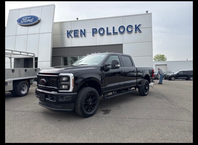 2025 Ford F-250 photo 2