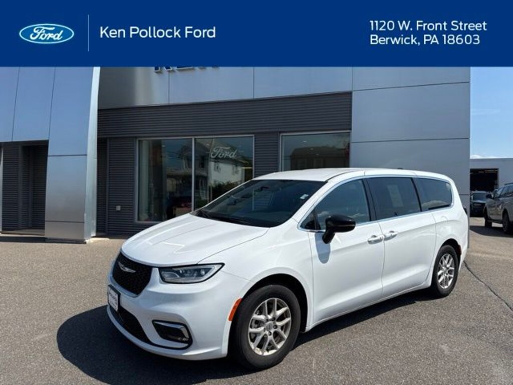 Used 2025 Chrysler Pacifica Select Minivan/Van