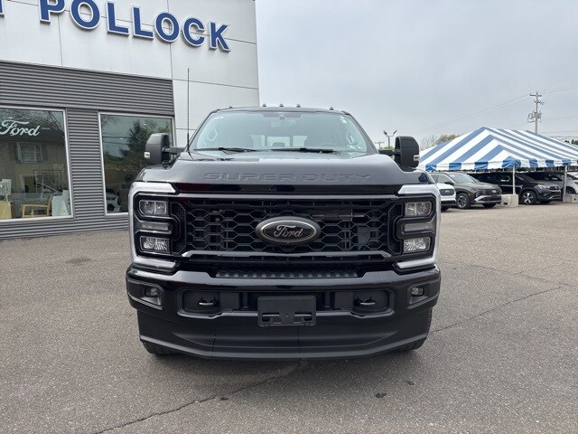 2025 Ford F-250 photo 3