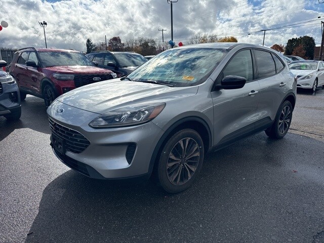 2022 Ford Escape SE photo 2