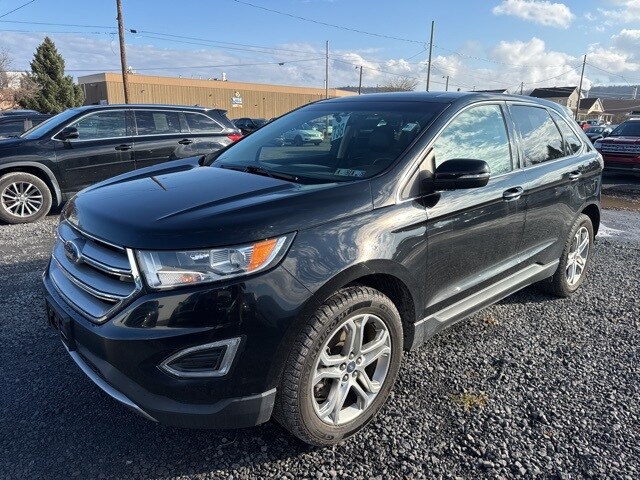 2018 Ford Edge Titanium photo 2