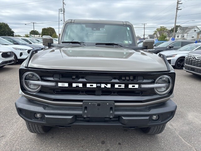 2025 Ford Bronco Outer Banks photo 2