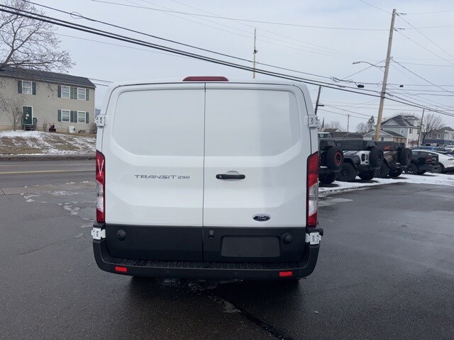 2024 Ford Transit photo 4