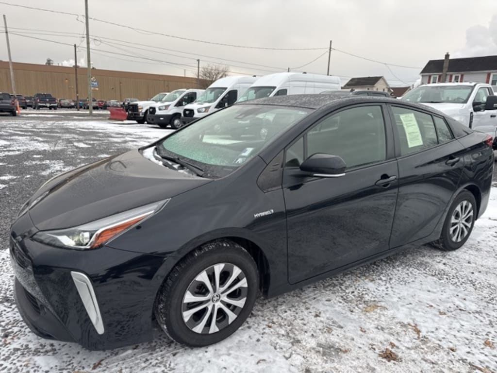 Used 2022 Toyota Prius LE AWD-e Hatchback