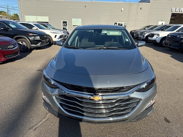 2024 Chevrolet Malibu 1LT photo 3