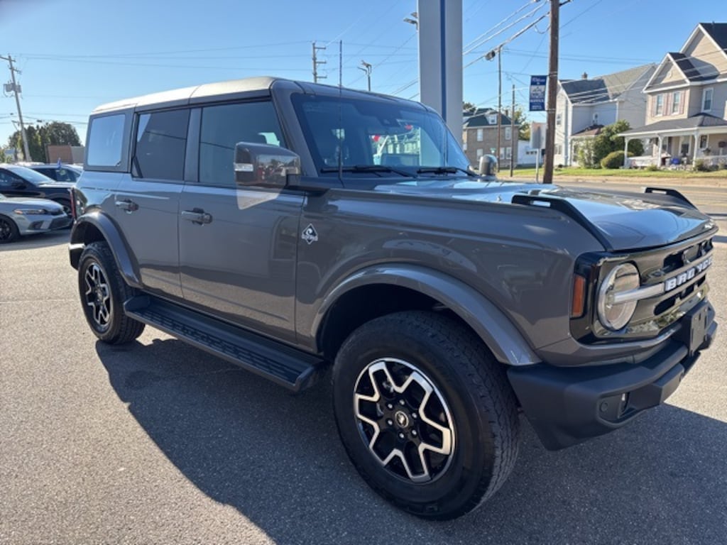 Certified 2025 Ford Bronco Outer Banks SUV