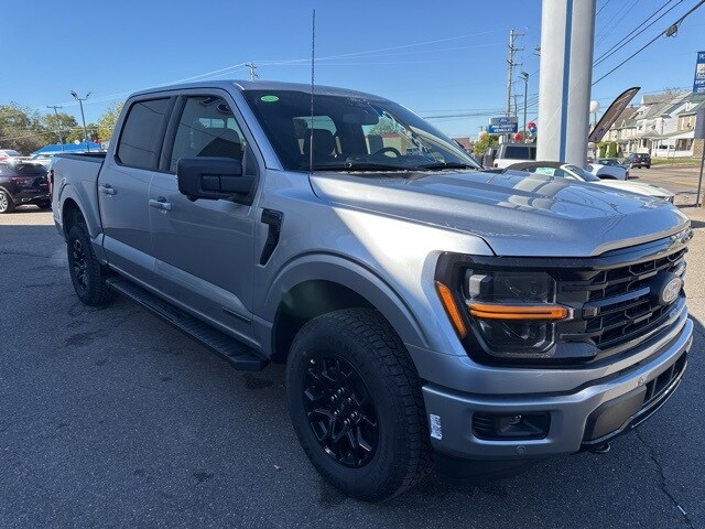2025 Ford F-150 XLT photo 4
