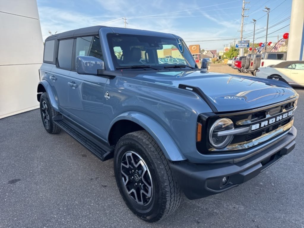 New 2025 Ford Bronco Outer Banks SUV