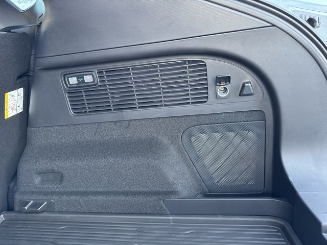 2025 Ford Mustang Mach-E Premium - Photo 18