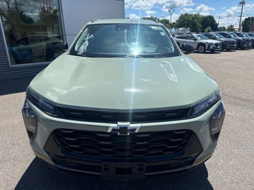 Used 2025 Chevrolet Trax Activ SUV
