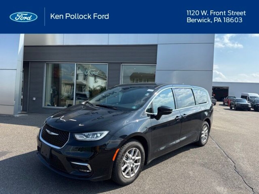 Used 2025 Chrysler Pacifica Select Minivan/Van