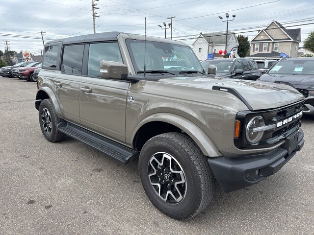 2025 Ford Bronco Outer Banks photo 3