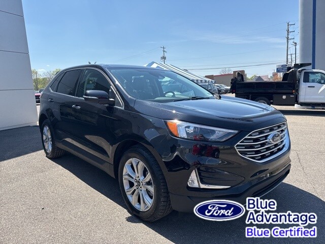 2024 Ford Edge Titanium photo 2