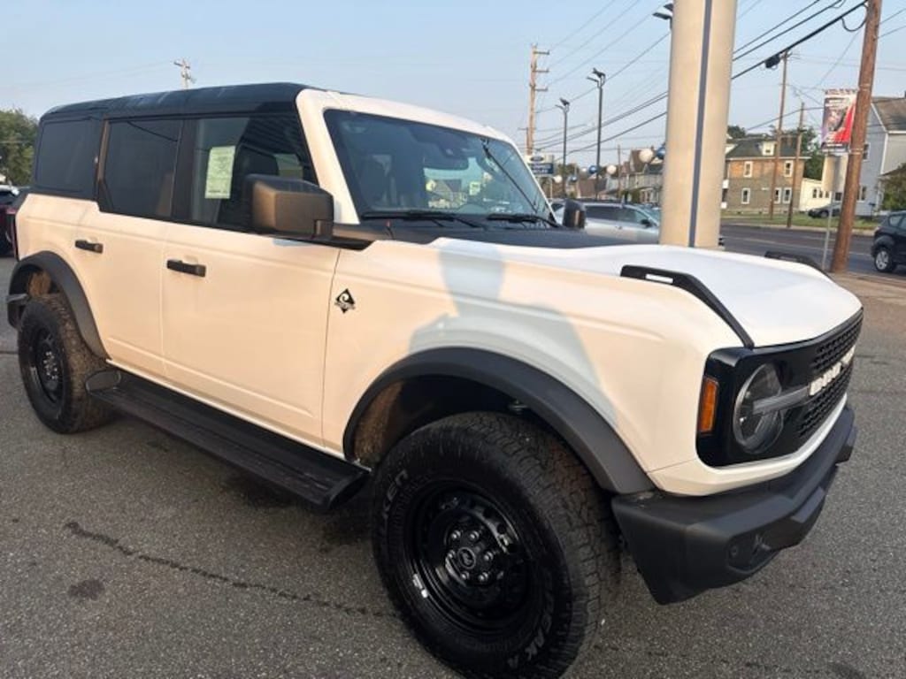 New 2026 Ford Bronco Outer Banks SUV