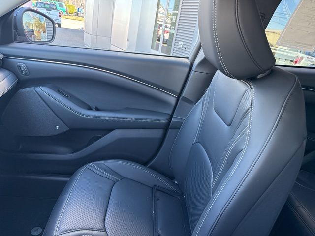 2025 Ford Mustang Mach-E Premium - Photo 28