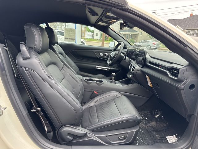 2025 Ford Mustang GT Premium Convertible - Photo 39