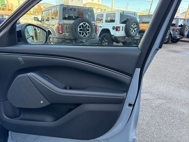 2025 Ford Mustang Mach-E Premium - Photo 46